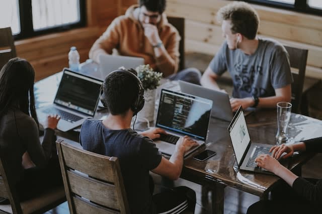Learn Digital Marketing As a College Dropout
